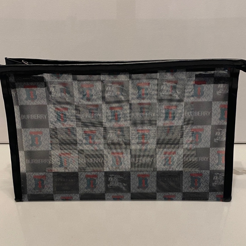 ✅ PRICE IS FIRM ✅ Black and Gray Mesh Bag